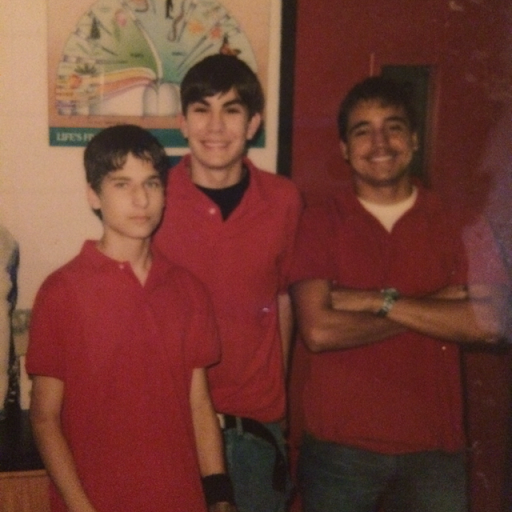Eli Flores Photo 15