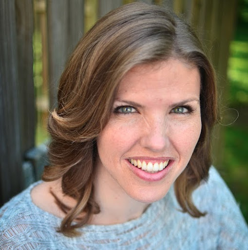 Sarah Maines Photo 6