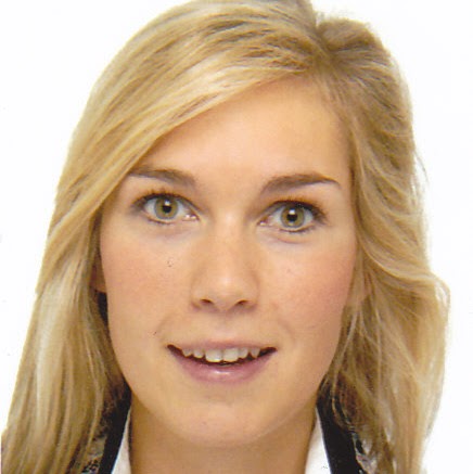 Julie Willems Photo 18