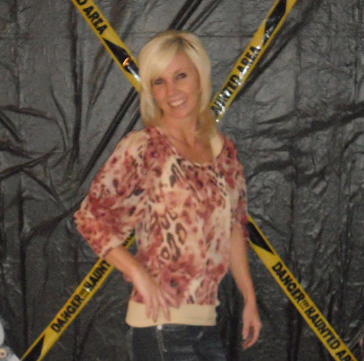 Lori Mclaughlin Photo 16