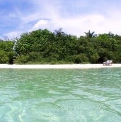 Julia Derrick Photo 5