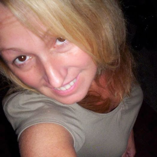 Linda Hughes Photo 8
