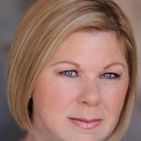 Elizabeth Phipps Photo 37