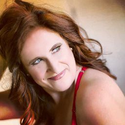 Lisa Skinner Photo 31