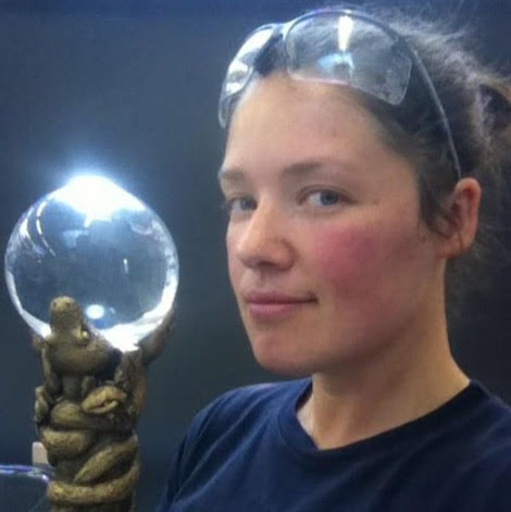 Elaine Carr Photo 35