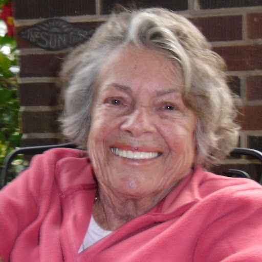 Charlotte Sharp Photo 8