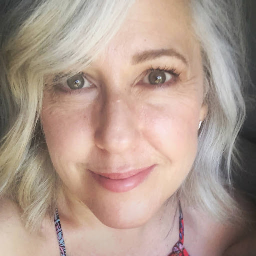 Elizabeth Myers Photo 47