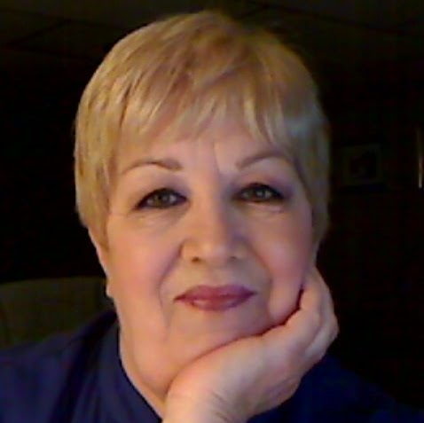 Beverly Thorne Photo 30