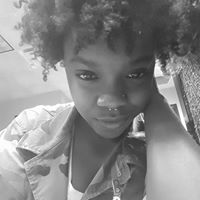 Chrissy Howell Photo 4