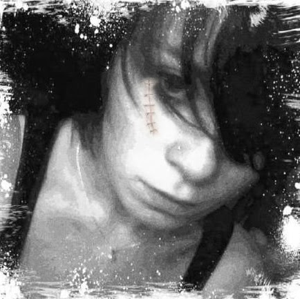 Elizabeth Benson Photo 11