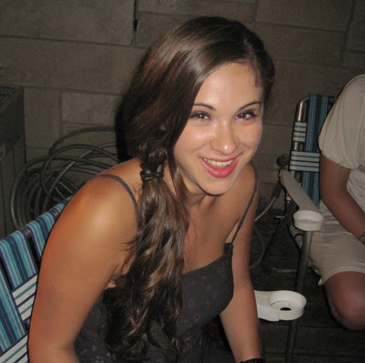 Sarah Downs Photo 34