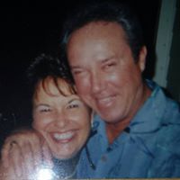 Julia Weller Photo 14