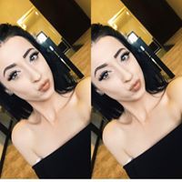 Elise Howard Photo 30