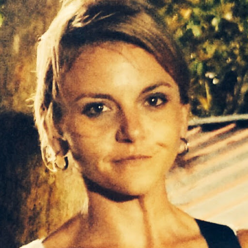 Mary Faulkner Photo 43