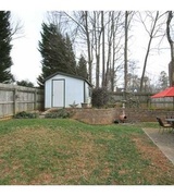 Elizabeth White Photo 1