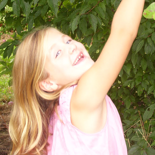 Julia Higgins Photo 13