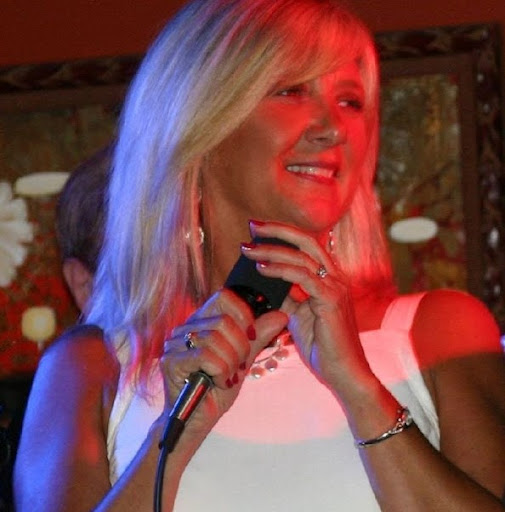 Debbie Walton Photo 24