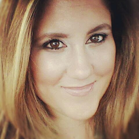 Stephanie Graves Photo 23