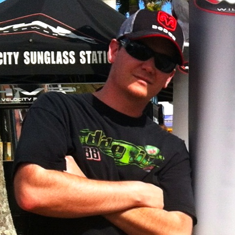 Travis Rowe Photo 28