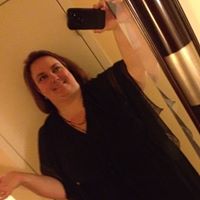 Julia Groves Photo 30