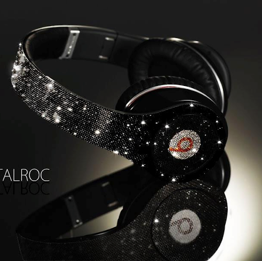 Julia Hicks Photo 20