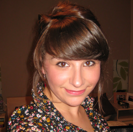 Victoria Cox Photo 25