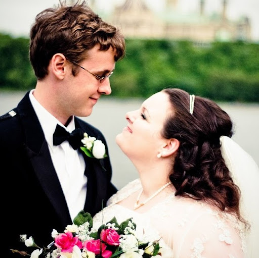 Julie Douglas Photo 6