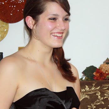 Erin Gregory Photo 37