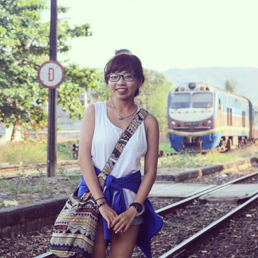 Hannah Tran Photo 21