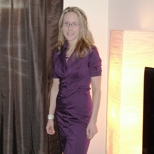 Michelle Lavigne Photo 29
