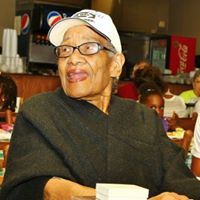 Shelia Collins Photo 32