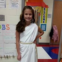 Sarah Hicks Photo 45