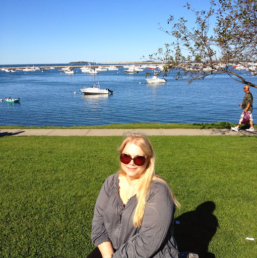 Maggie Rose Photo 14