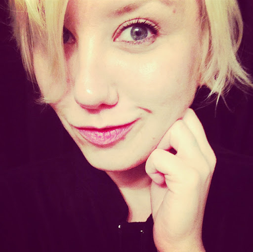 Amy Russell Photo 16