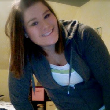 Julie Muniz Photo 19