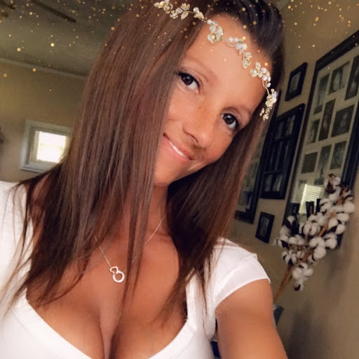 Cassie Cartwright Photo 3