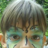 Elisabeth Adams Photo 19