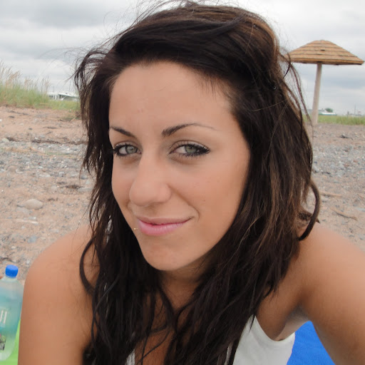 Julie Pelletier Photo 33