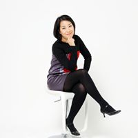 Julie Hwang Photo 6