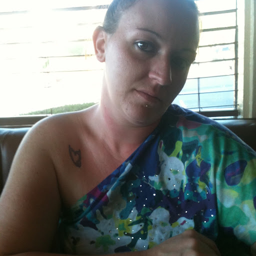 Tonya Russell Photo 17