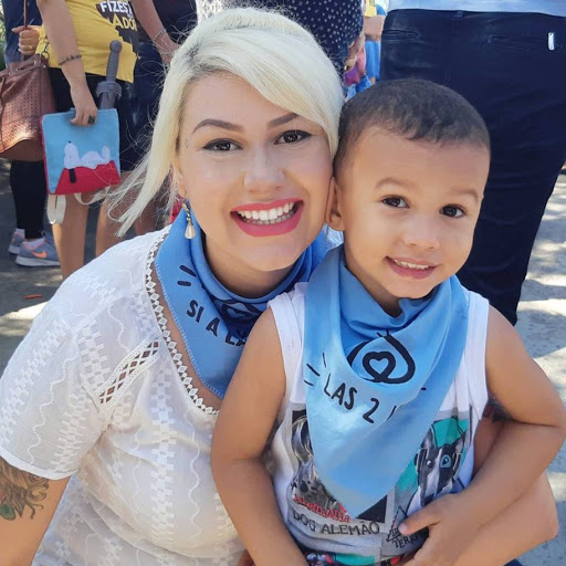 Sara Winter Photo 32