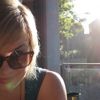 Anna Metcalfe Photo 14