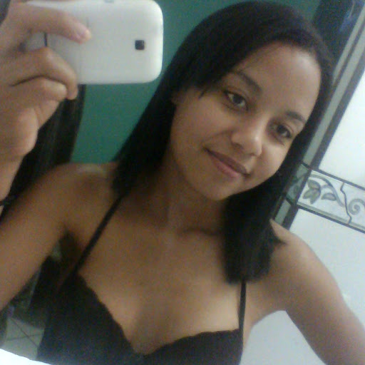 Sarah Andrade Photo 14