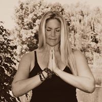 Stefanie Miller Photo 30