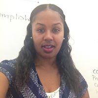 Sarah Hackett Photo 19