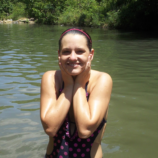 Amanda Francis Photo 9