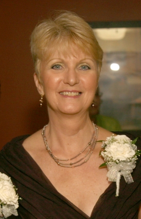 Carol Turner Photo 31