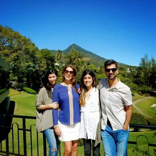 Ana Gutierrez Photo 14