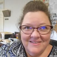 Michele Huggins Photo 15