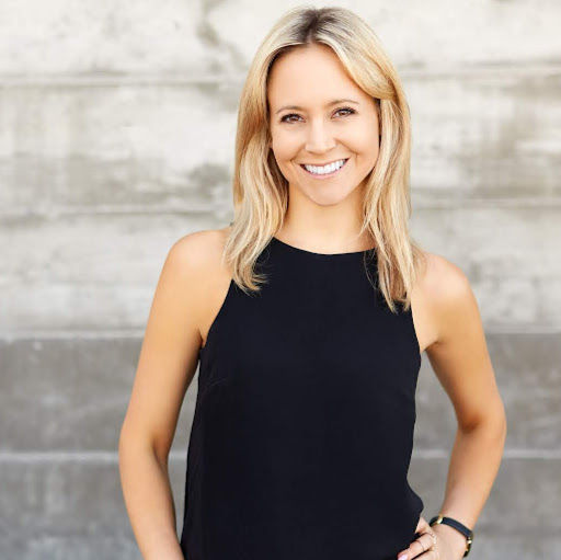 Laura Knapp Photo 14